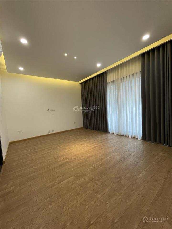 Nhà võng thị, tây hồ 50m 6 tầng, mt 5,4m, ô tô tránh, thang máy, gara 19 tỷ. chủ cần bán nhanh