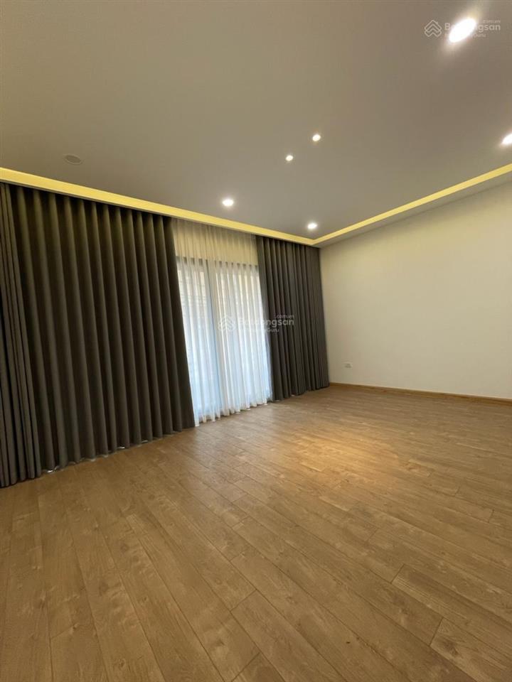 Nhà võng thị, tây hồ 50m 6 tầng, mt 5,4m, ô tô tránh, thang máy, gara 19 tỷ. chủ cần bán nhanh