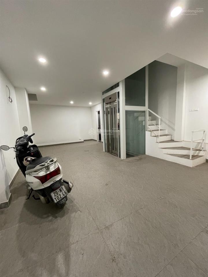 Nhà võng thị, tây hồ 50m 6 tầng, mt 5,4m, ô tô tránh, thang máy, gara 19 tỷ. chủ cần bán nhanh