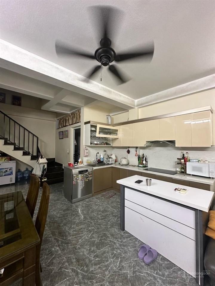 Bán nhà trường chinh 55m2 x 5 tầng, mặt tiền 5m, ngõ kinh doanh, móng 7 tầng, ô chờ thang máy 18 tỷ