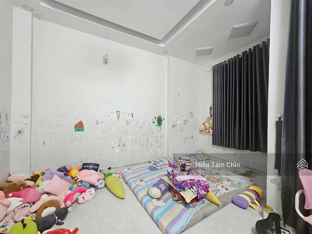 Hẻm xe hơi vinfast, 4.15m x 11m x 2 tầng, sổ đẹp, vị trí đẹp, khu dân trí