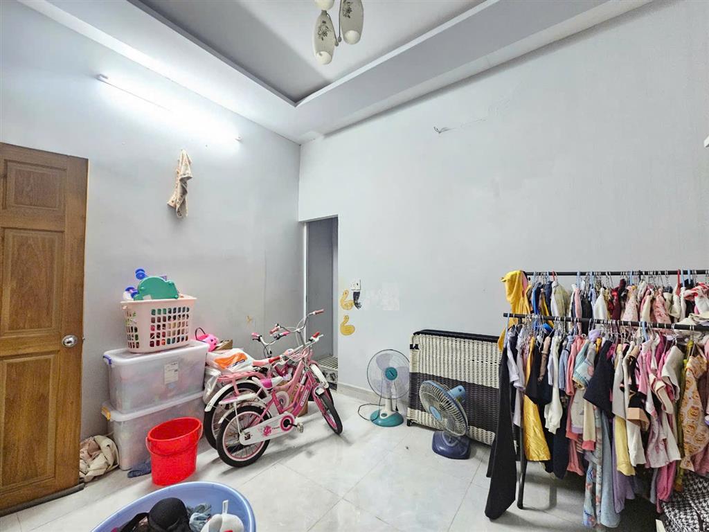 Hẻm xe hơi vinfast, 4.15m x 11m x 2 tầng, sổ đẹp, vị trí đẹp, khu dân trí