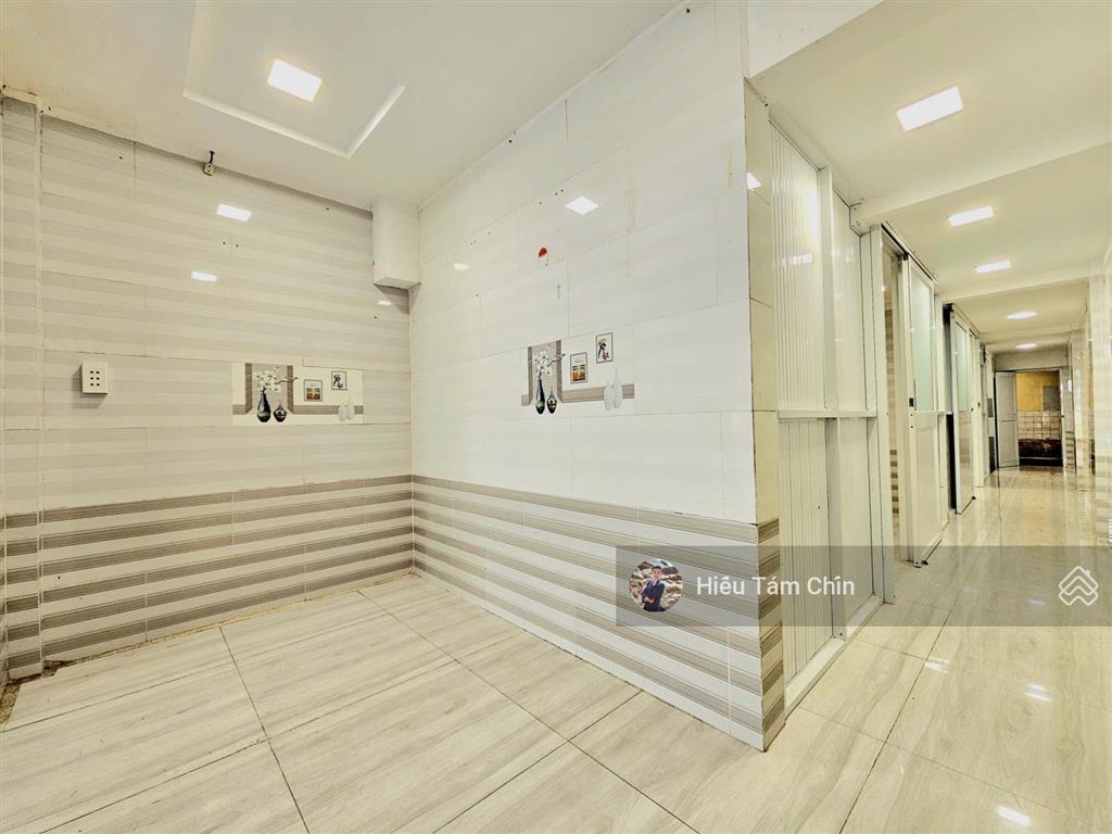 Cơ hội đầu tư, nhà 3m x 18m, đường 8m ô tô đậu đỗ trước nhà