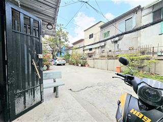 Cơ hội đầu tư, nhà 3m x 18m, đường 8m ô tô đậu đỗ trước nhà