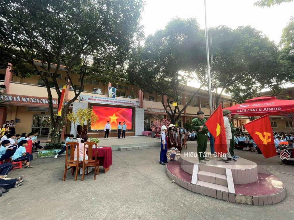 Nhà đẹp 7,2m x 7m x 3 tầng, ngay trường thcs linh trung, vị trí đẹp