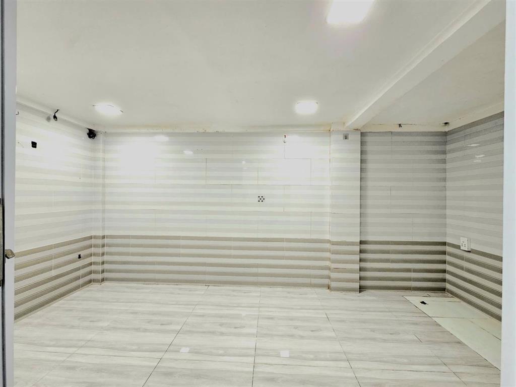 Cơ hội đầu tư, tầng trệt, 3m x 18m, vị trí rất đẹp, ô tô thông, bus metro ngay nhà