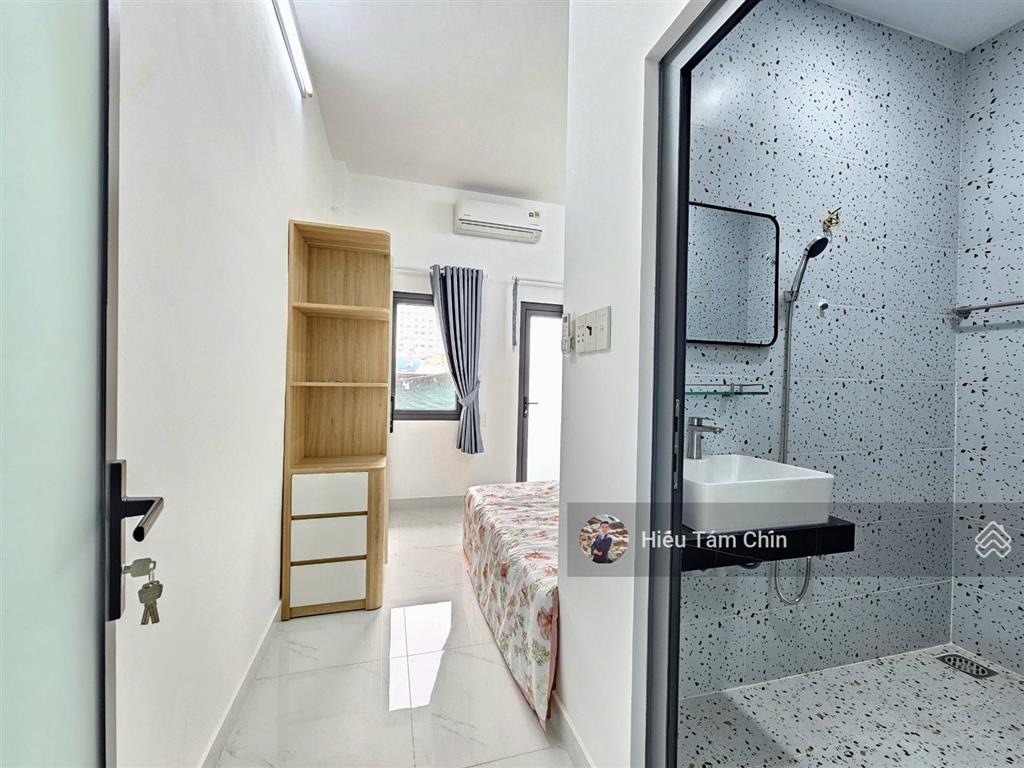 Ô tô đỗ cửa, 3.45m x 15m x 3 tầng, ngay bờ kè rạch xuyên tâm