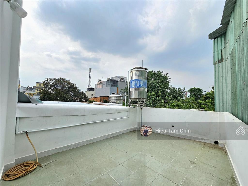 Ô tô đỗ cửa, 3.45m x 15m x 3 tầng, ngay bờ kè rạch xuyên tâm