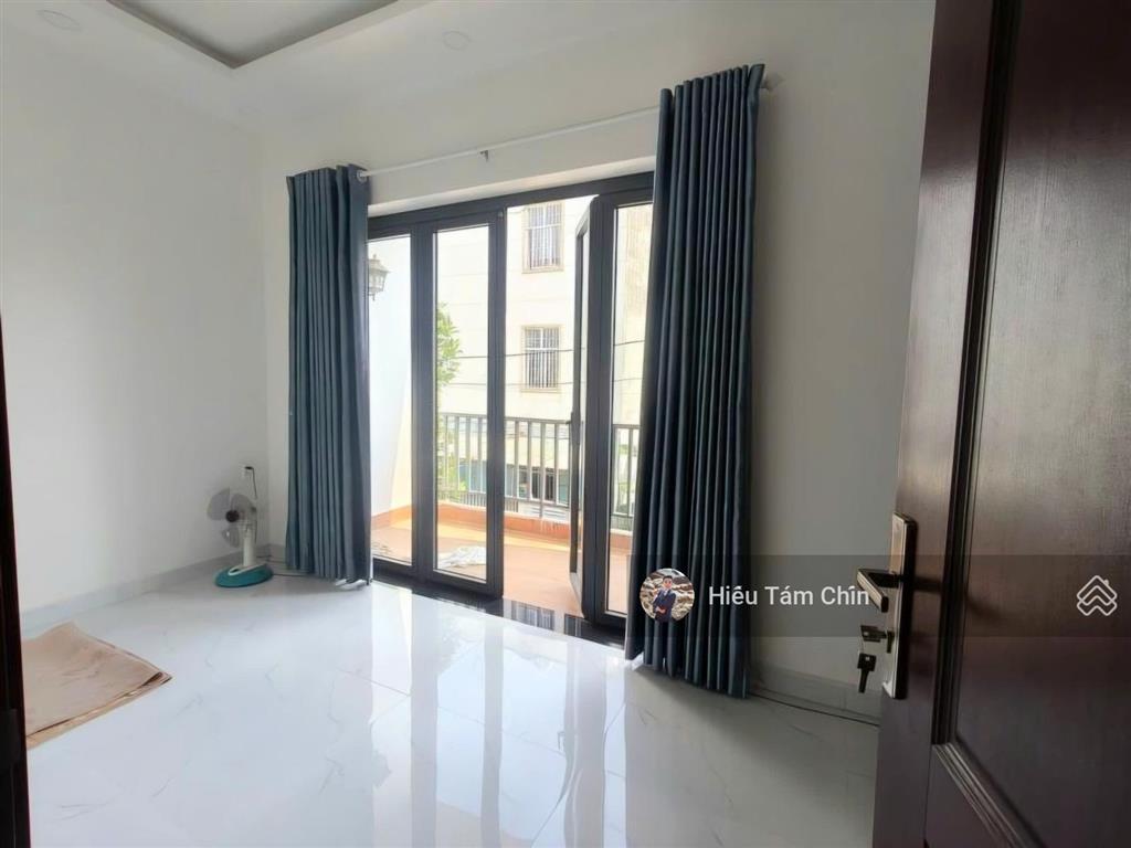 Nhà 5.5m x 10m x 4 tầng, khu osaka đẹp và tiềm năng cao