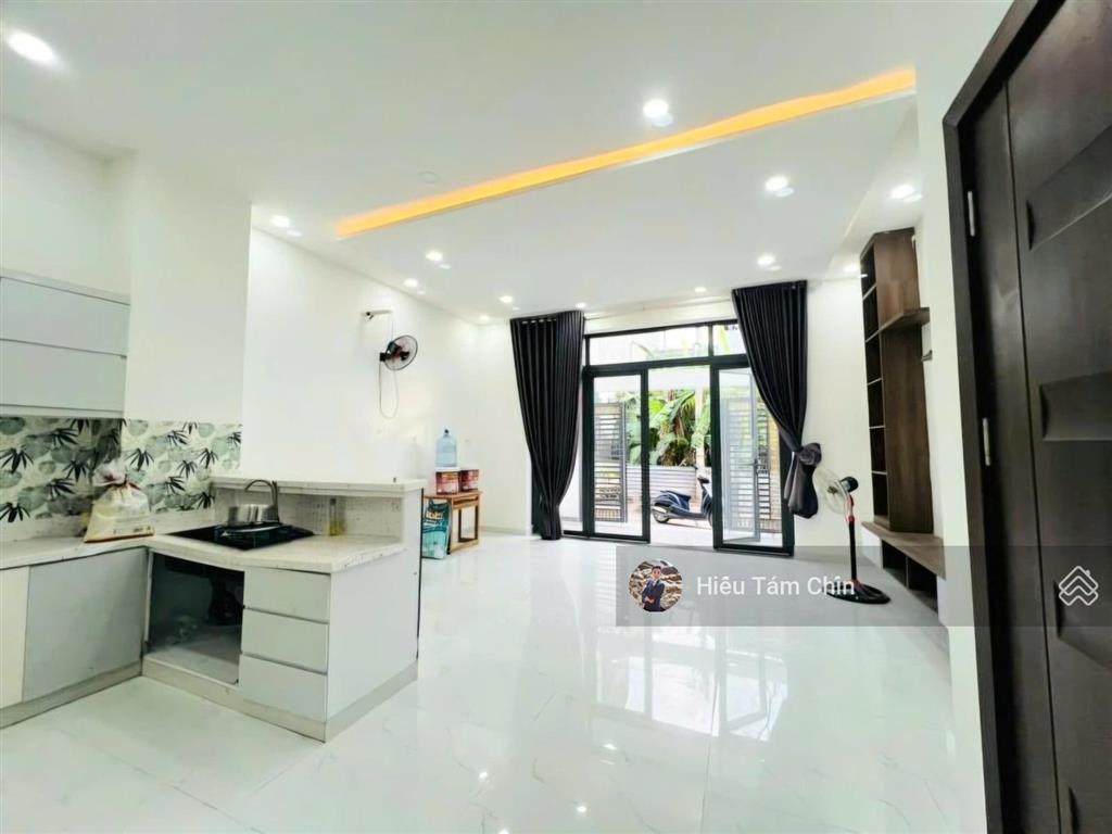 Nhà 5.5m x 10m x 4 tầng, khu osaka đẹp và tiềm năng cao