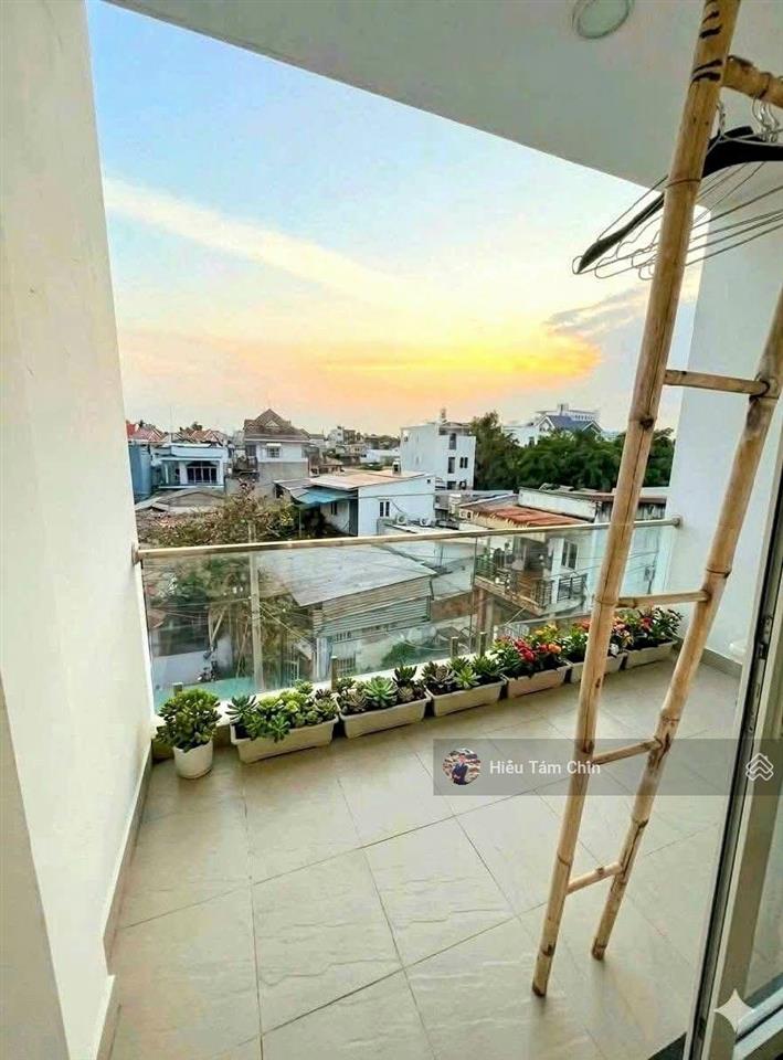 Hẻm 2 làn ô tô, 77m2, 3 tầng + mái đúc, nhà đẹp, vị trí đẹp, khu văn minh