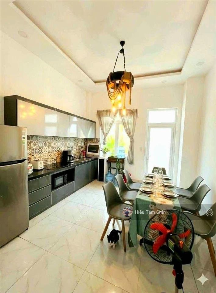 Hẻm 2 làn ô tô, 77m2, 3 tầng + mái đúc, nhà đẹp, vị trí đẹp, khu văn minh