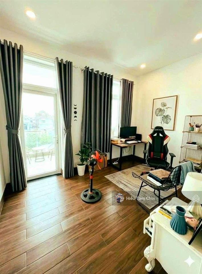 Hẻm 2 làn ô tô, 77m2, 3 tầng + mái đúc, nhà đẹp, vị trí đẹp, khu văn minh