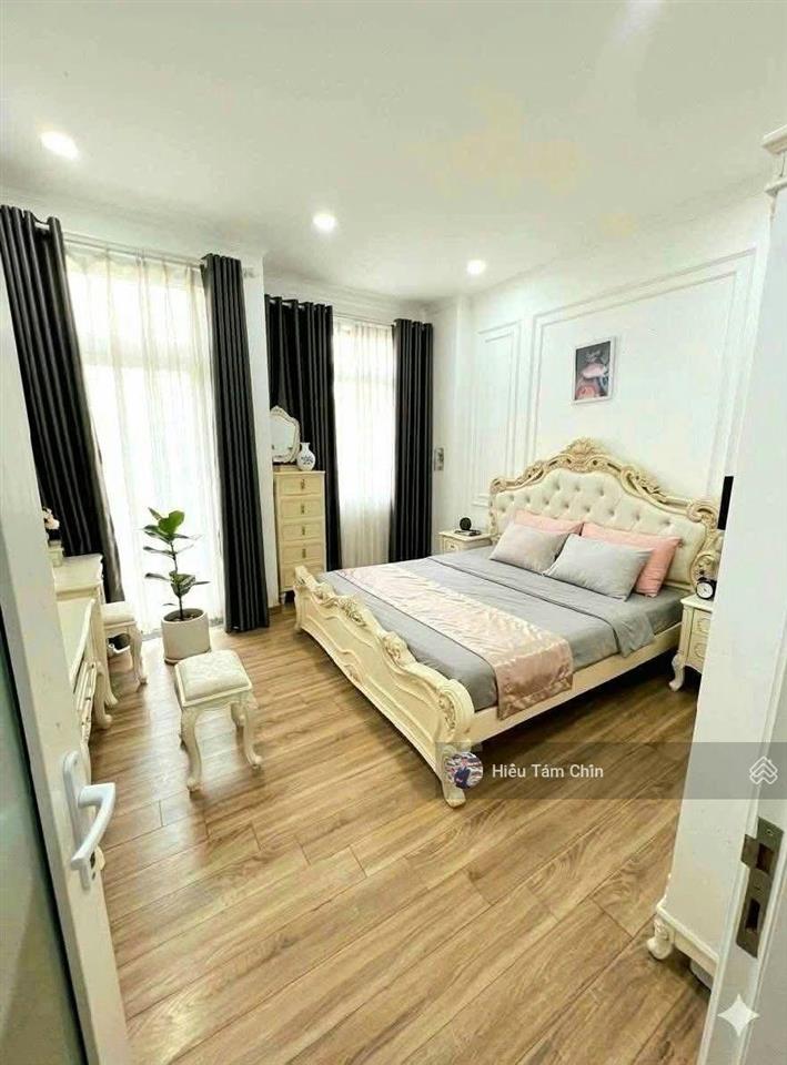 Hẻm 2 làn ô tô, 77m2, 3 tầng + mái đúc, nhà đẹp, vị trí đẹp, khu văn minh