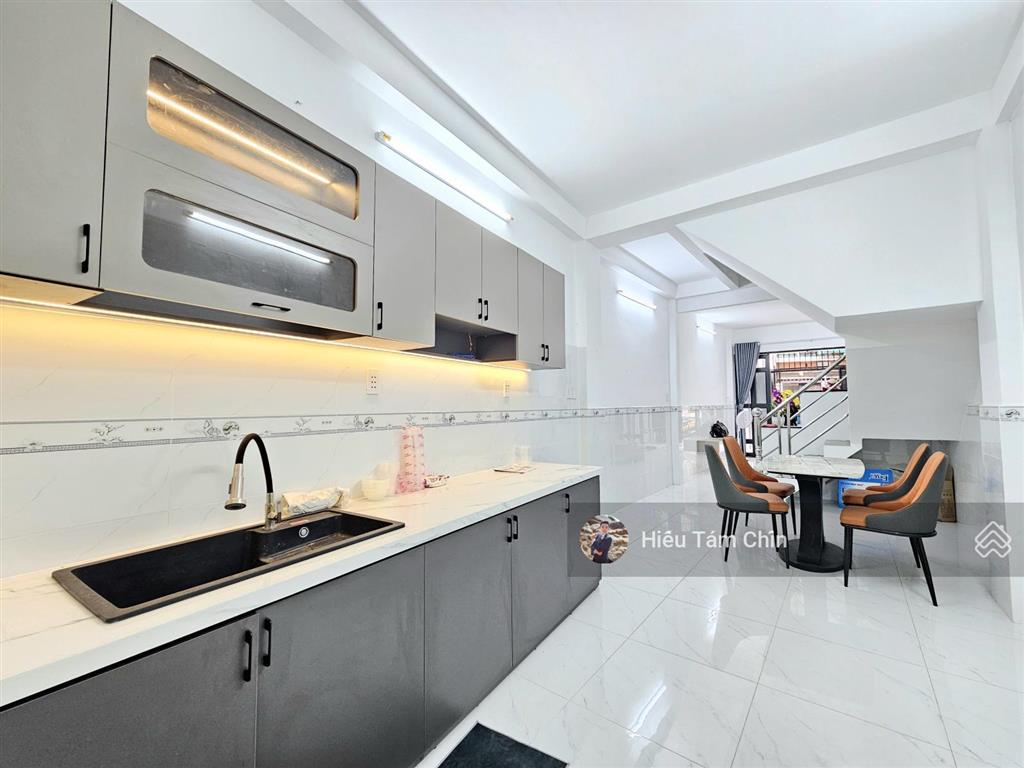 Vị trí đẹp, 3.45m x 15m x 3 tầng, chợ bà chiểu, cách bờ kè 30m