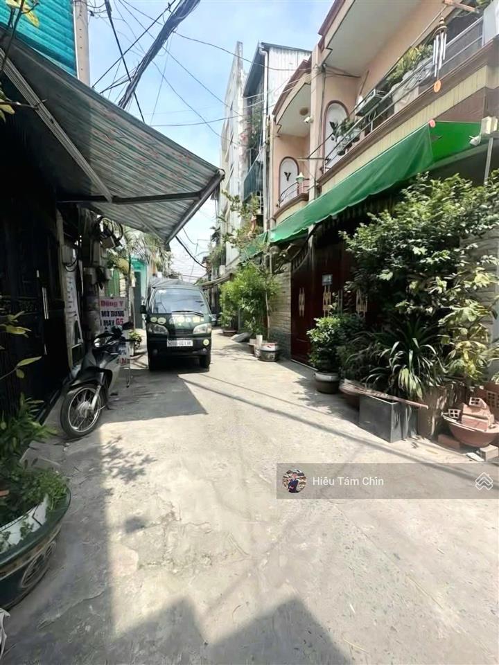 Vị trí đẹp, 3.45m x 15m x 3 tầng, chợ bà chiểu, cách bờ kè 30m