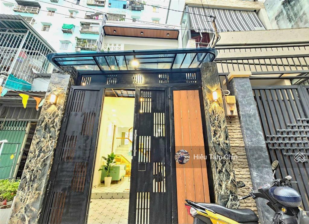 Siêu phẩm ô tô, emart phan văn trị, 43m2, 2 tầng, 3 phòng ngủ