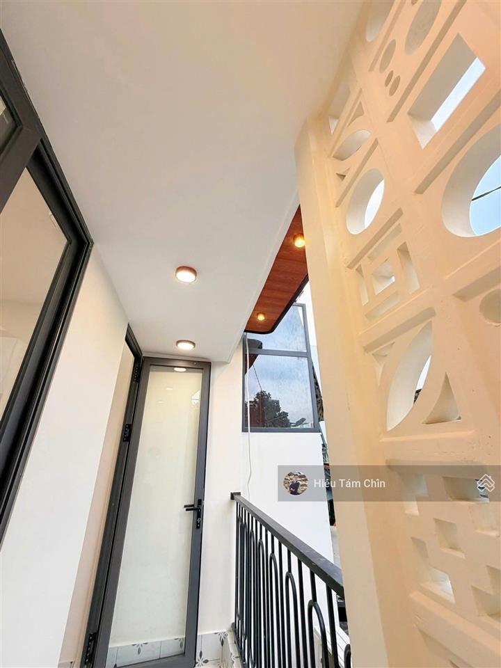 Siêu phẩm ô tô, emart phan văn trị, 43m2, 2 tầng, 3 phòng ngủ