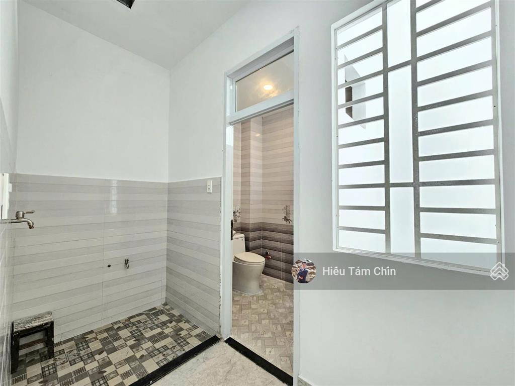 Nhà to giá tốt, ô tô đỗ, 64.6m2, trệt lầu, 5 phòng rộng thoáng