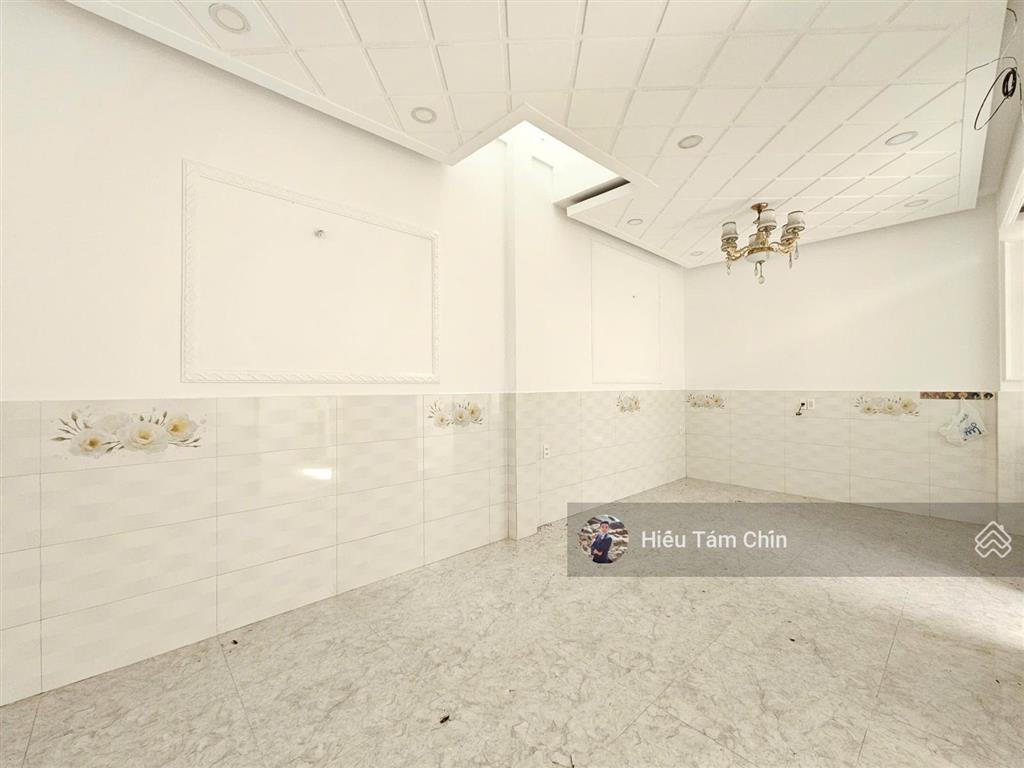 Nhà to giá tốt, ô tô đỗ, 64.6m2, trệt lầu, 5 phòng rộng thoáng