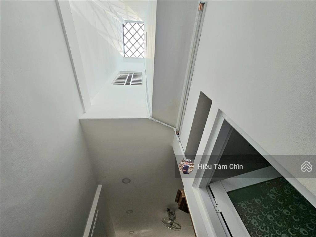 Nhà to giá tốt, ô tô đỗ, 64.6m2, trệt lầu, 5 phòng rộng thoáng