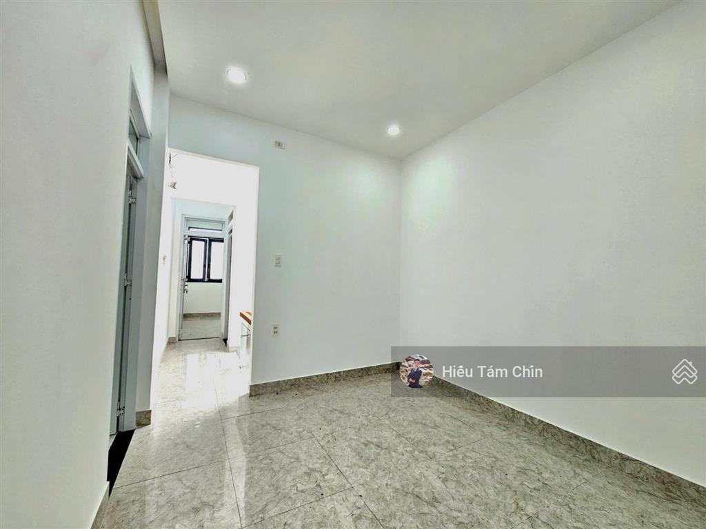 Nhà to giá tốt, ô tô đỗ, 64.6m2, trệt lầu, 5 phòng rộng thoáng