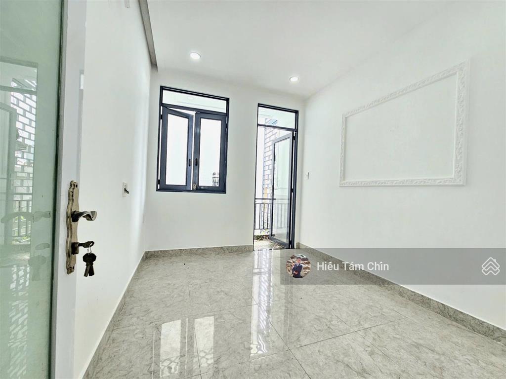 Nhà to giá tốt, ô tô đỗ, 64.6m2, trệt lầu, 5 phòng rộng thoáng