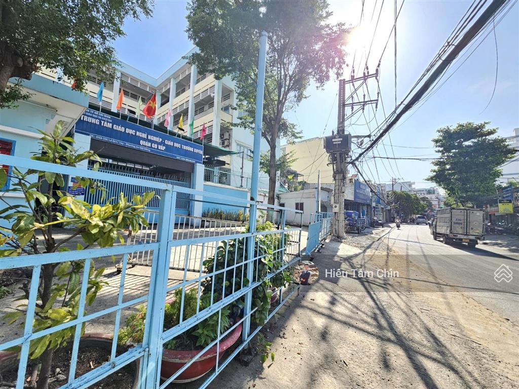 Nhà to giá tốt, ô tô đỗ, 64.6m2, trệt lầu, 5 phòng rộng thoáng