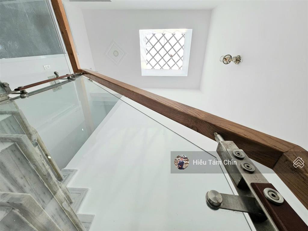 Nhà to giá tốt, ô tô đỗ, 64.6m2, trệt lầu, 5 phòng rộng thoáng