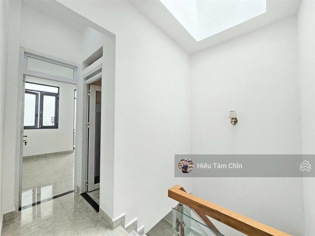 Nhà to giá tốt, ô tô đỗ, 64.6m2, trệt lầu, 5 phòng rộng thoáng