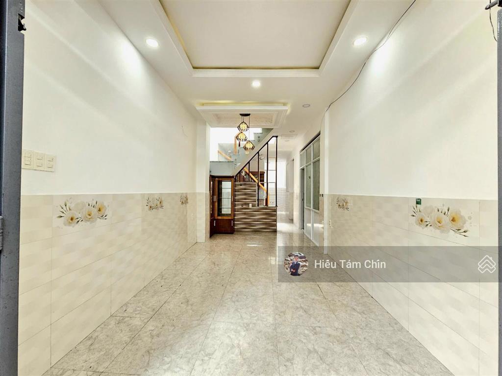Nhà to giá tốt, ô tô đỗ, 64.6m2, trệt lầu, 5 phòng rộng thoáng