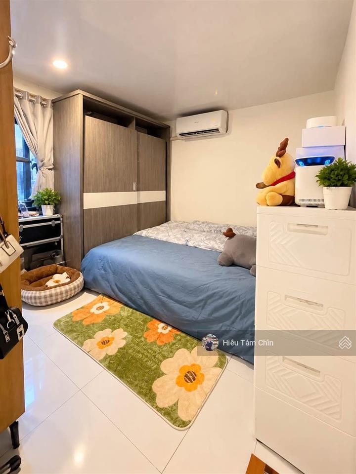 Siêu hiếm, 36m2, nhà 3 tầng, 2pn, sân thượng rộng