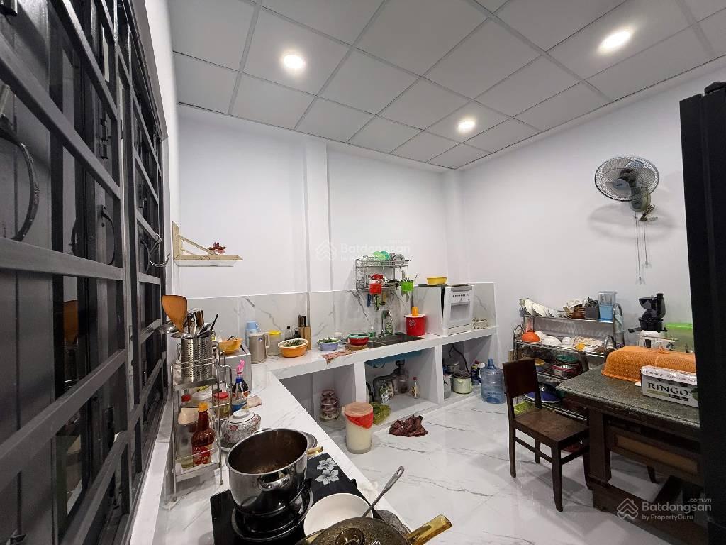 Chủ ng.ộp ra gấp nhà đẹp trịnh quang nghị q8  dtsd=322m2 ngang 8,5m chỉ 24tr/m2  giá 7,8 tỷ