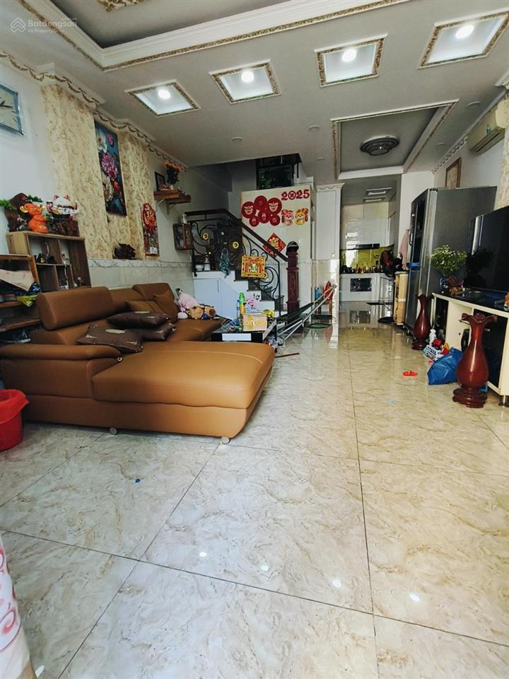 Nhà q8 bùi minh trực, 4 tầng, ngang 4.5m, sân đậu 4 ô tô  hàng hiếm, giá nhỉnh 9 tỷ.