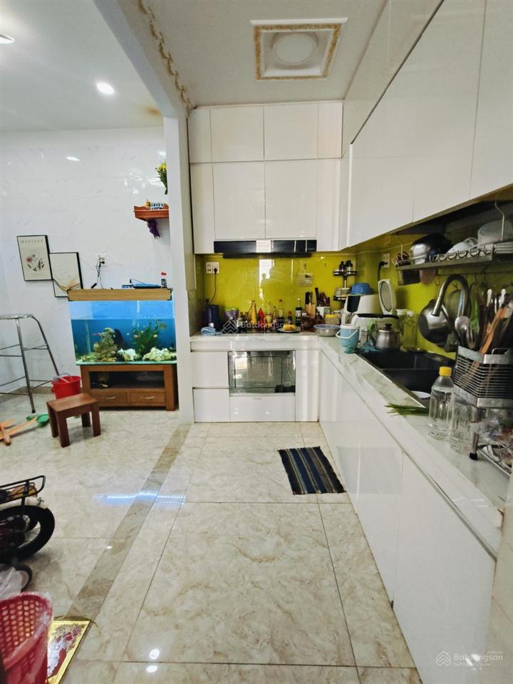 Nhà q8 bùi minh trực, 4 tầng, ngang 4.5m, sân đậu 4 ô tô  hàng hiếm, giá nhỉnh 9 tỷ.