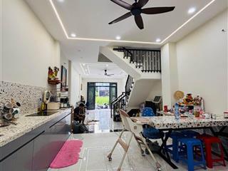 Bán nhà 3 tầng kdc phú lợi q8  hẻm 10m, dt 67.2m², 6.3 tỷ tl