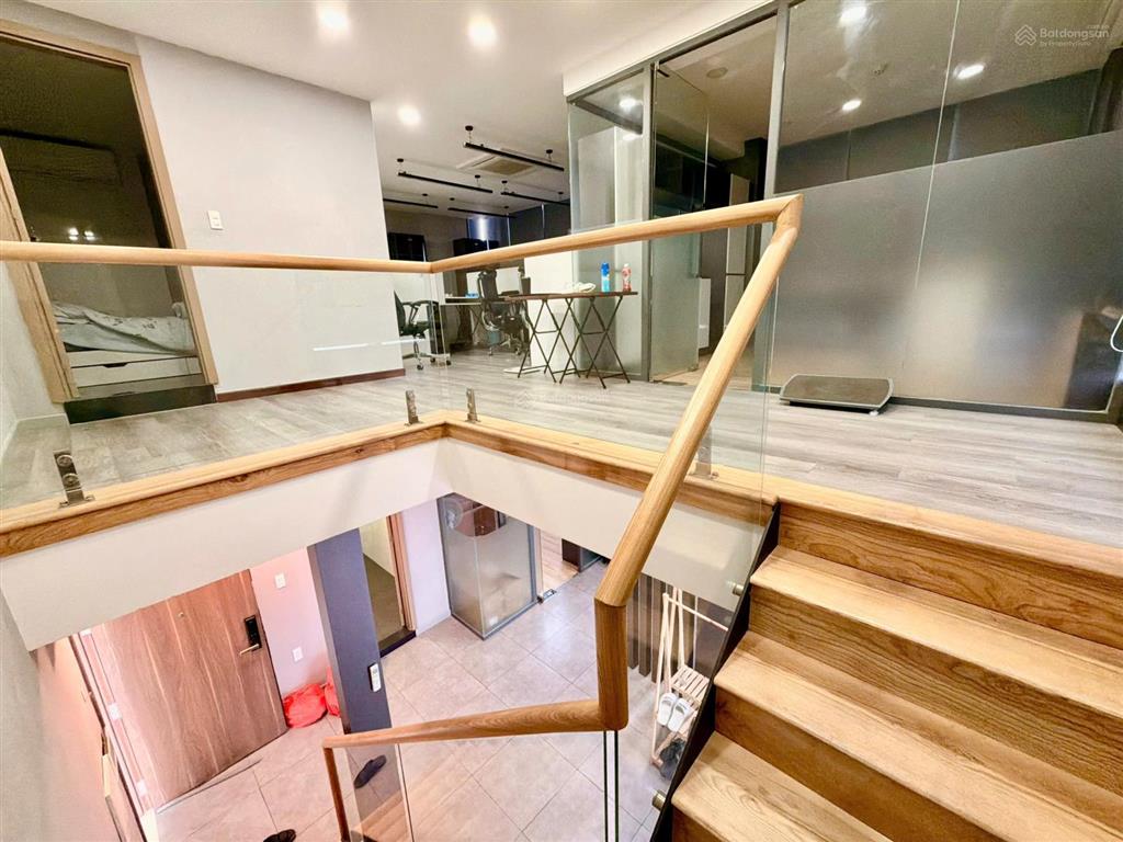 Chính chủ gửi bán duplex d'lusso giá 9tỷ4 đã hoàn thiện 2pn 1 phòng làm việc + sân vườn