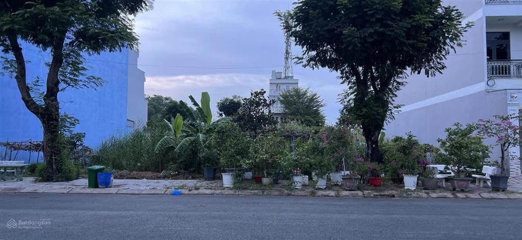 Bán lô 200m² khu hưng phú đường liên phường quận 9 sát global cirty giá tốt 83tr/m2