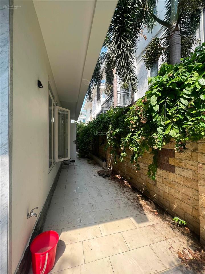 Bán biệt thự 180m2 kdc liên phường gần global city quận 9 giá 23 tỷ