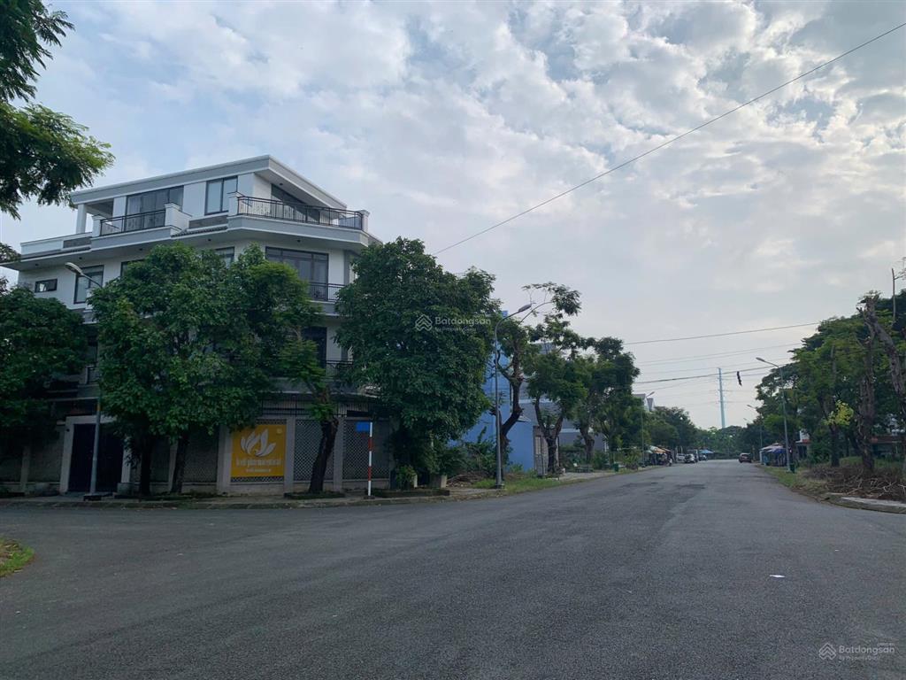 Bán lô 180m biệt thự kdc hưng phú đường 20m thông liên phường quận 9 giá 95tr/m2