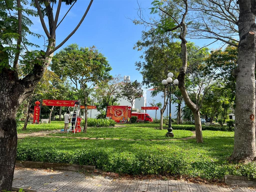 Bán biệt thự 212m2 kdc liên phường gần global city quận 9 giá 23 tỷ