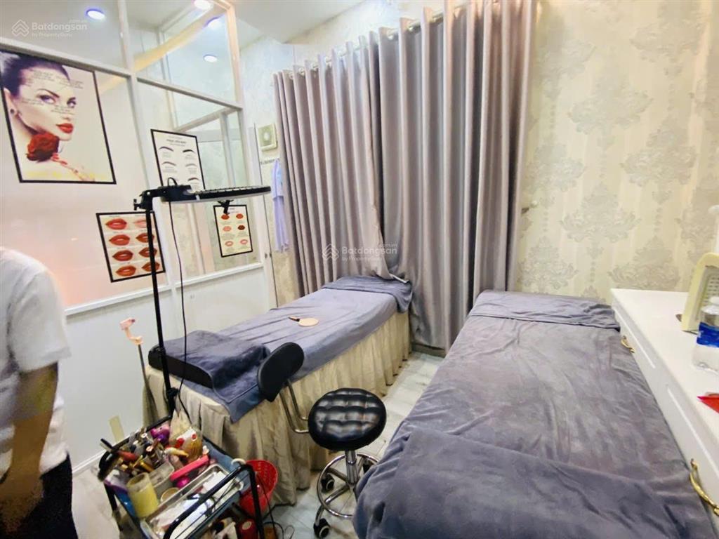 Nhỉnh 6 tỷ  56m2  bà hom  thích hợp mua ở cho thuê (nhà chính chủ)