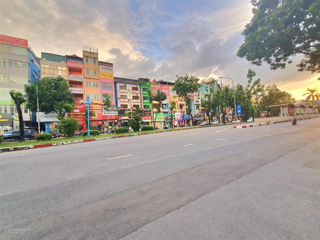 Bán nhà mặt phố 34 tỷ 55m 5 tầng mt 4m vỉa hè 6m ô tô tránh kinh doanh hoàng quốc việt cầu giấy