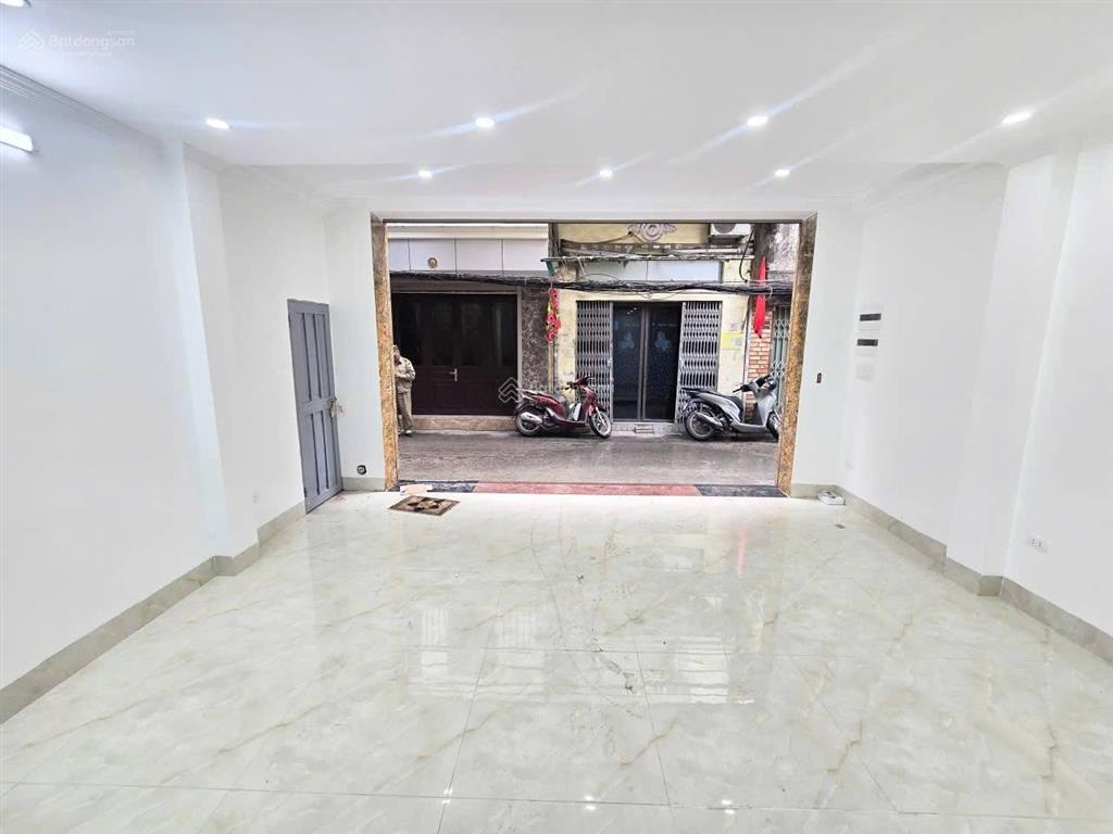 Nhà mặt ngõ lô góc 18 tỷ 40m2 6 tầng mt 5,5m thang máy gara ô tô kinh doanh minh khai hai bà trưng