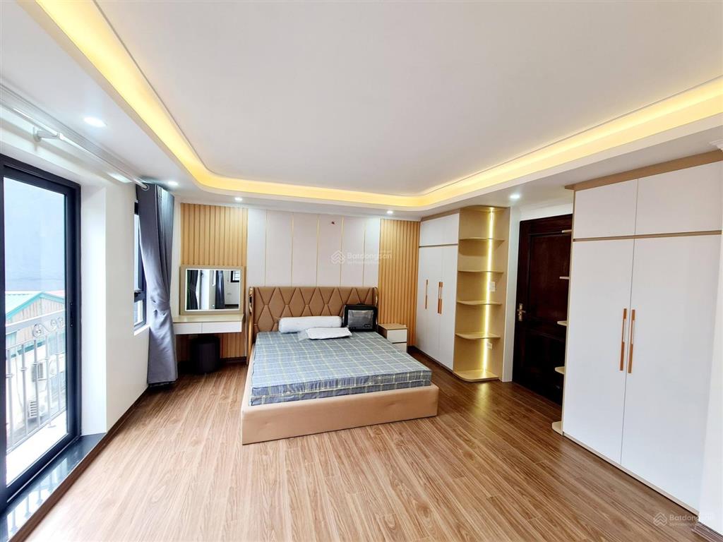 Nhà mặt ngõ lô góc 18 tỷ 40m2 6 tầng mt 5,5m thang máy gara ô tô kinh doanh minh khai hai bà trưng