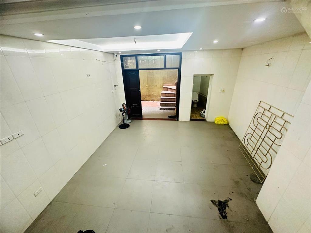 Bán nhà mặt ngõ gần phố 9,2 tỷ 55m2 5 tầng mt 4m cách 20m là mặt phố trường chinh thanh xuân