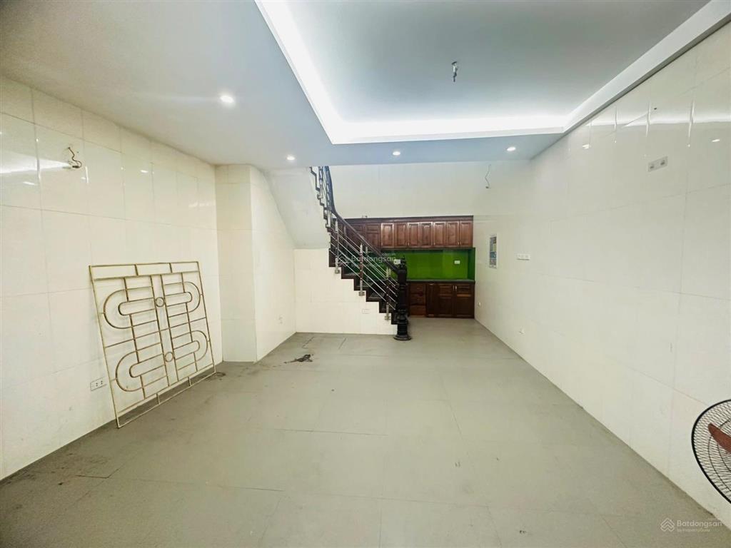 Bán nhà mặt ngõ gần phố 9,2 tỷ 55m2 5 tầng mt 4m cách 20m là mặt phố trường chinh thanh xuân