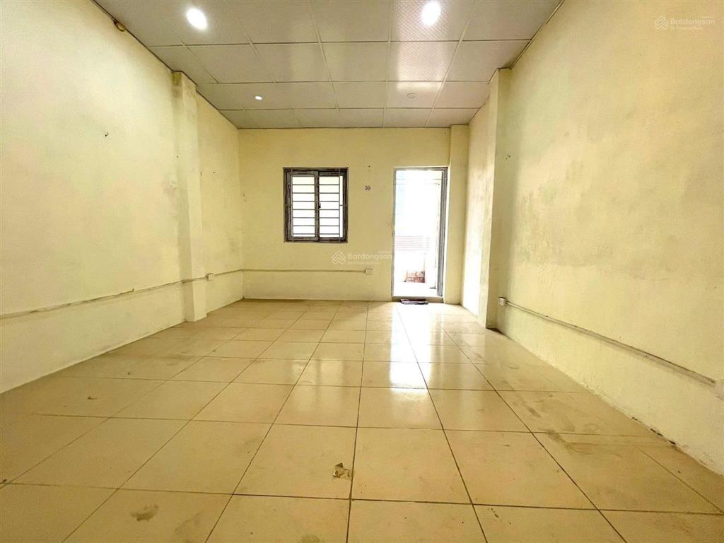 Bán nhà mặt phố 19 tỷ 40m 3 tầng mt 3,7m vỉa hè ô tô tránh kinh doanh hoàng sâm cầu giấy