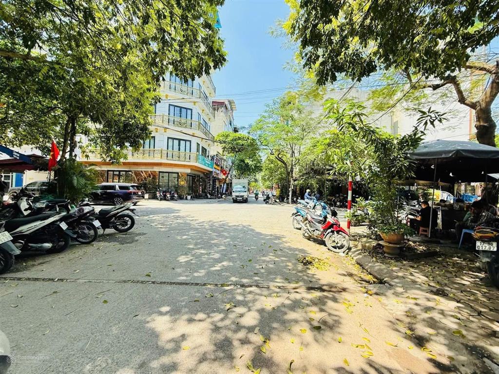 Siêu rẻ nhà mặt phố 32 tỷ 95m 6 tầng mt 6,9m vỉa hè 4 ô tô tránh kinh doanh phú diễn bắc từ liêm