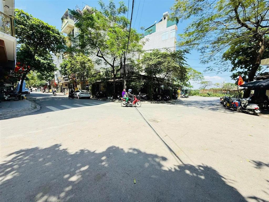 Siêu rẻ nhà mặt phố 32 tỷ 95m 6 tầng mt 6,9m vỉa hè 4 ô tô tránh kinh doanh phú diễn bắc từ liêm